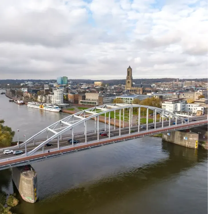 Boogbrug over de Rijn bij Arnhem